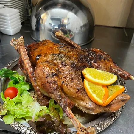 מלון Und Restaurant Adler