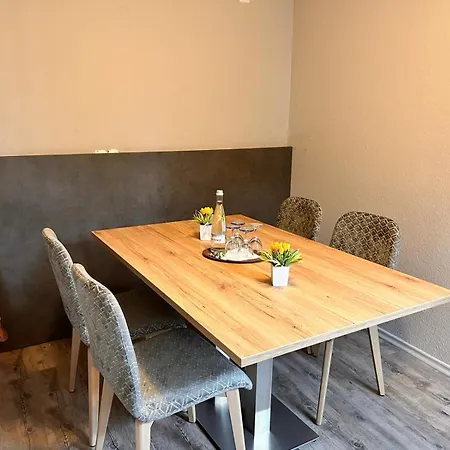 מלון Und Restaurant Adler אופנבורג