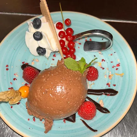 Und Restaurant Adler 3*