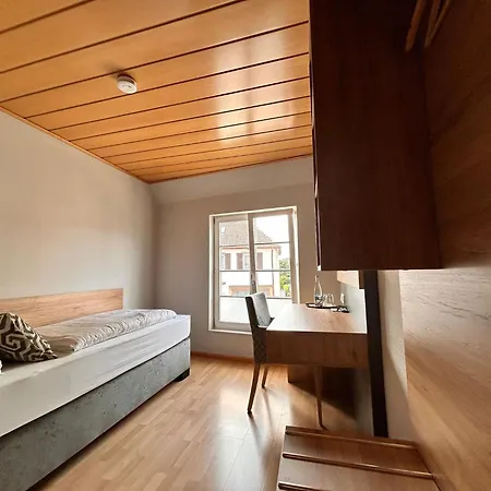 Und Restaurant Adler 3* אופנבורג