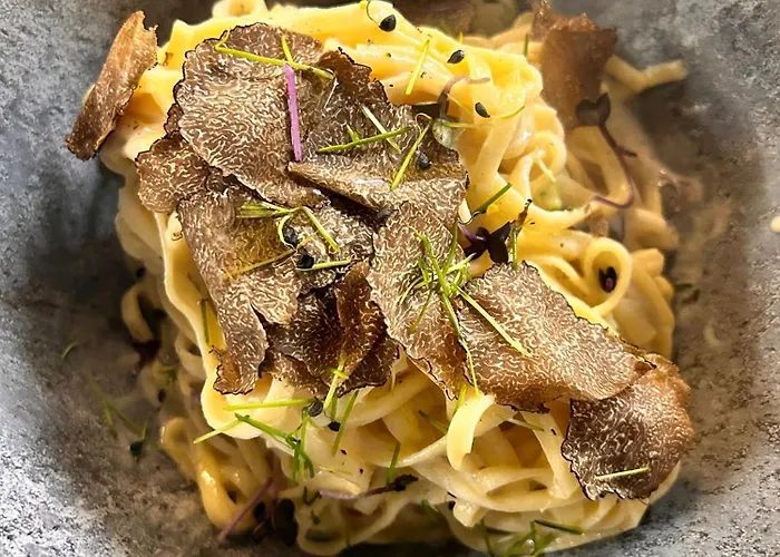 Und Restaurant Adler ホテル